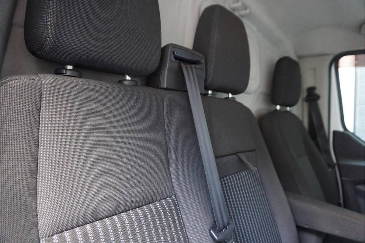 Ford Transit Custom Ford Transit Custom 270 2.2 TDCI L1H1 Trend * NIEUWE MOTOR/ TURBO/ INJECTOREN/ KOPPELING/ DYNAMO  twv € 12.144,- * 3 persoons * NL AUTO