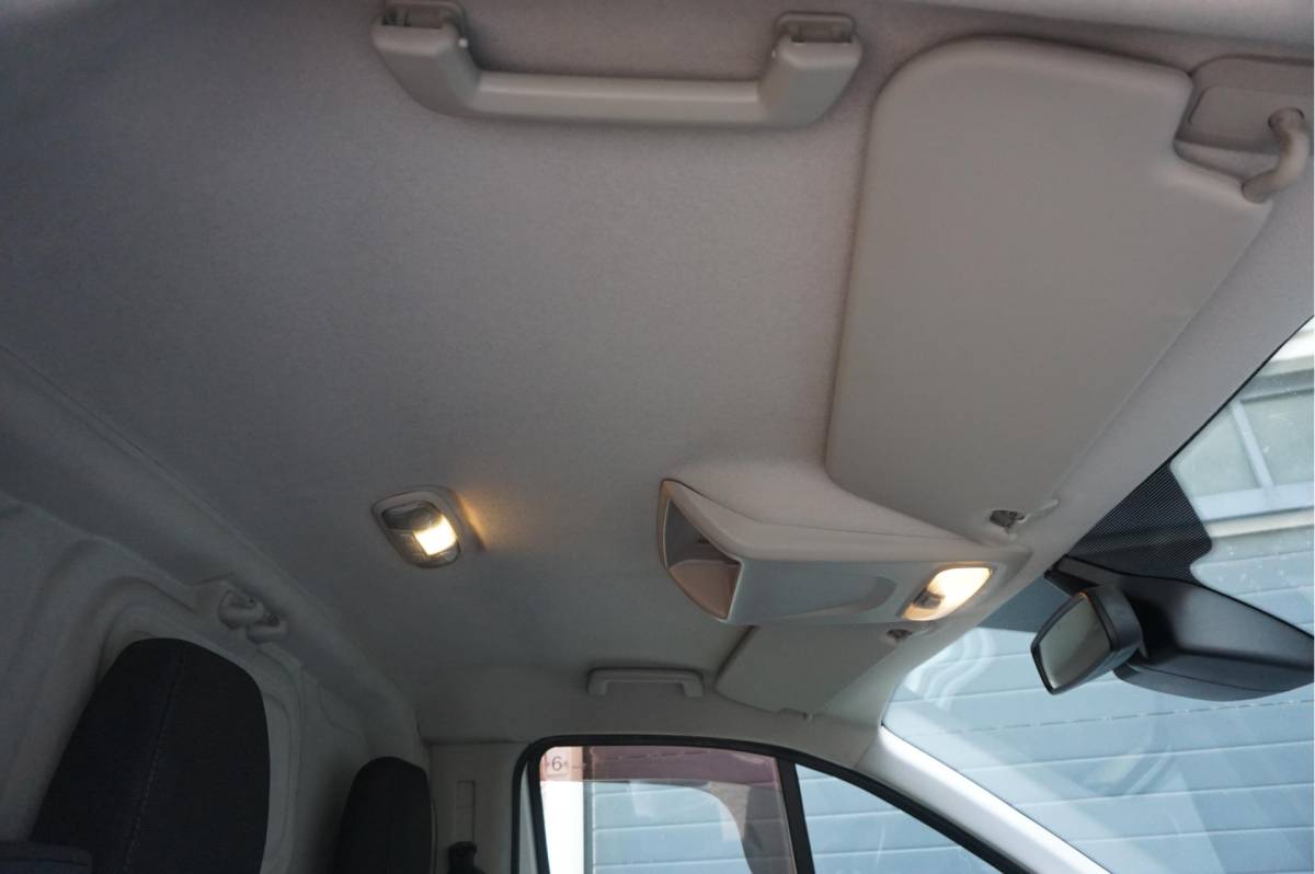 Ford Transit Custom Ford Transit Custom 270 2.2 TDCI L1H1 Trend * NIEUWE MOTOR/ TURBO/ INJECTOREN/ KOPPELING/ DYNAMO  twv € 12.144,- * 3 persoons * NL AUTO