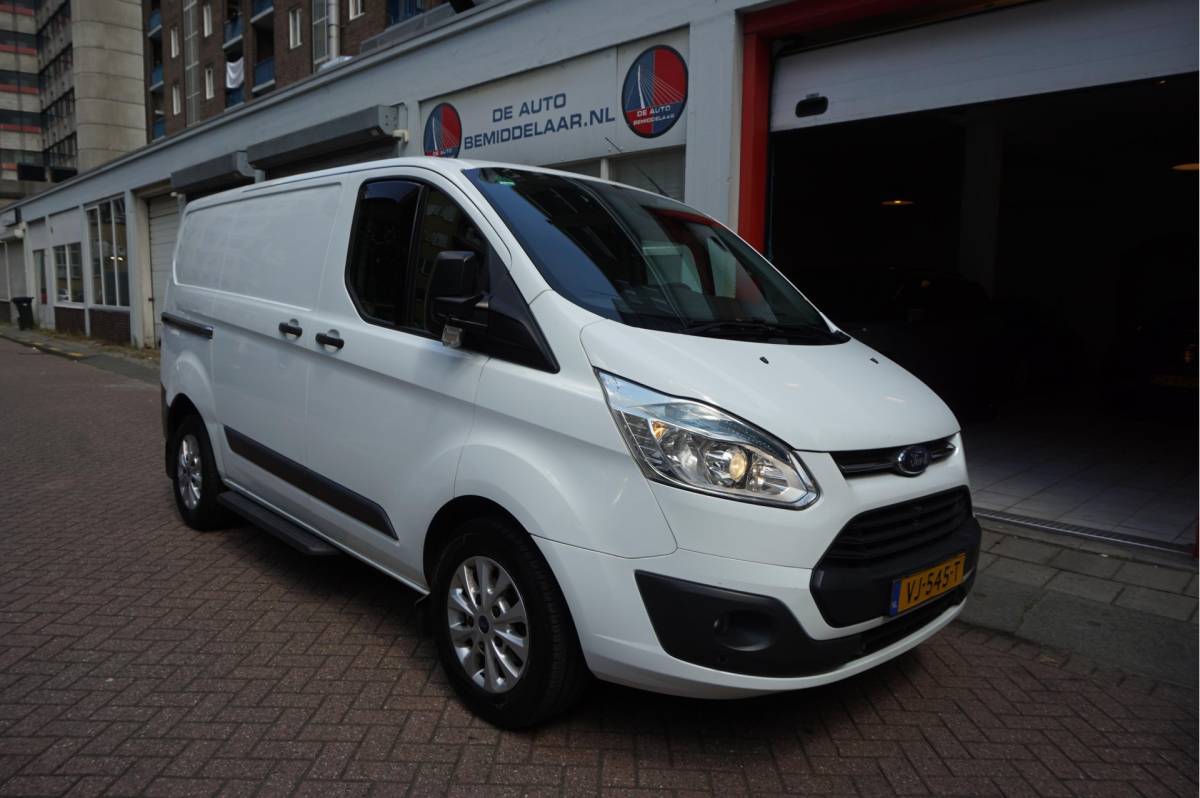 Ford Transit Custom Ford Transit Custom 270 2.2 TDCI L1H1 Trend * NIEUWE MOTOR/ TURBO/ INJECTOREN/ KOPPELING/ DYNAMO  twv € 12.144,- * 3 persoons * NL AUTO