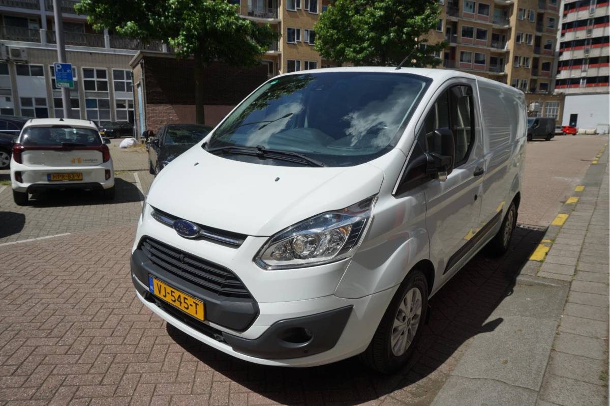 Ford Transit Custom Ford Transit Custom 270 2.2 TDCI L1H1 Trend * NIEUWE MOTOR/ TURBO/ INJECTOREN/ KOPPELING/ DYNAMO  twv € 12.144,- * 3 persoons * NL AUTO