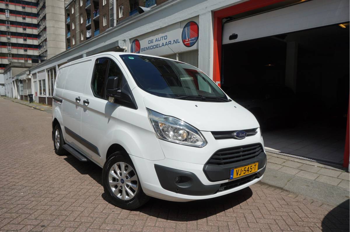 Ford Transit Custom Ford Transit Custom 270 2.2 TDCI L1H1 Trend * NIEUWE MOTOR/ TURBO/ INJECTOREN/ KOPPELING/ DYNAMO  twv € 12.144,- * 3 persoons * NL AUTO