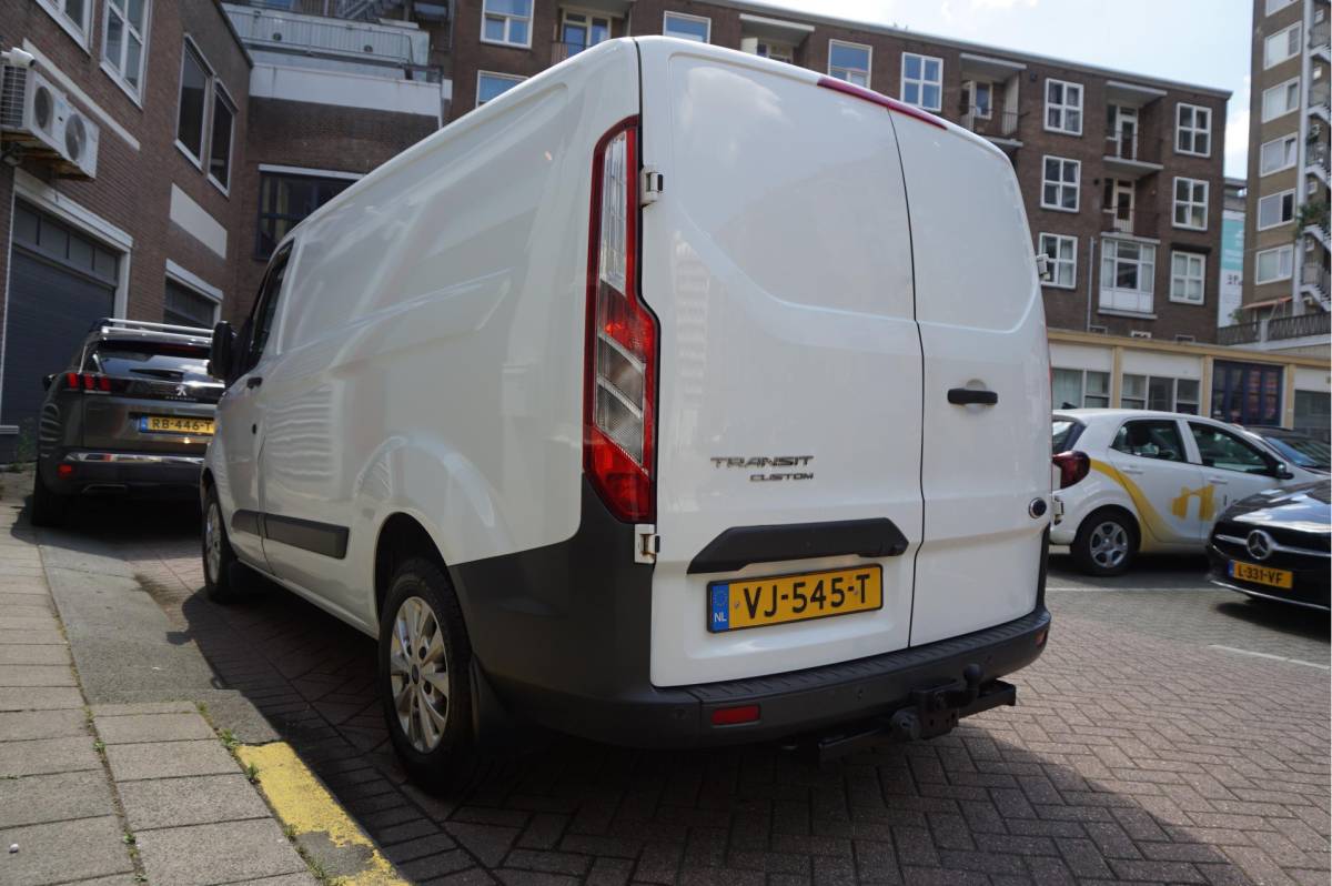 Ford Transit Custom Ford Transit Custom 270 2.2 TDCI L1H1 Trend * NIEUWE MOTOR/ TURBO/ INJECTOREN/ KOPPELING/ DYNAMO  twv € 12.144,- * 3 persoons * NL AUTO