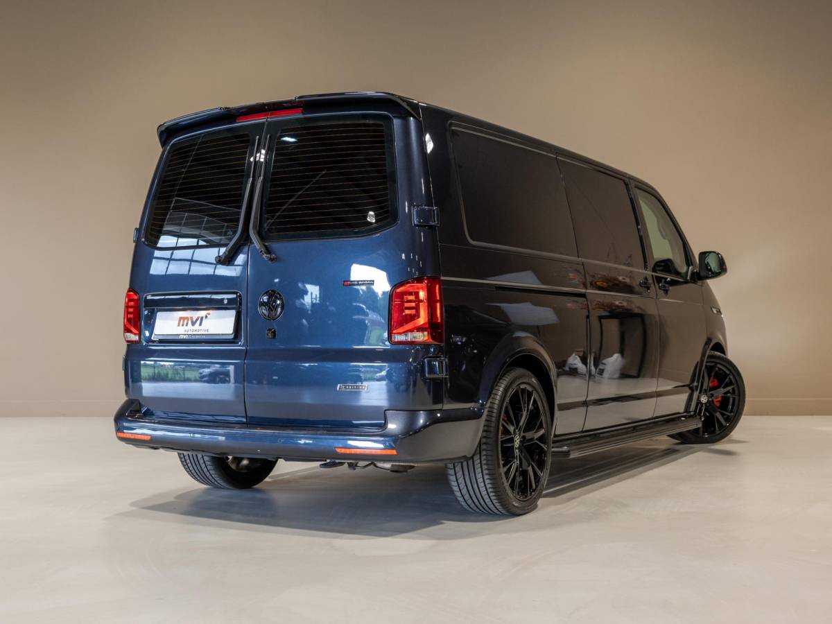 Volkswagen Transporter Volkswagen Transporter 2.0 TDI L2H1 30 Bulli 75 Edition / 204pk / Achteruitrij camera / Stoelverwarming / Leder / Virtual cockpit /