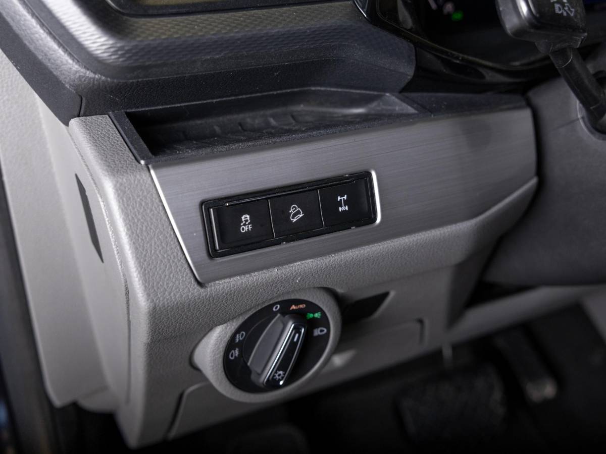 Volkswagen Transporter Volkswagen Transporter 2.0 TDI L2H1 30 Bulli 75 Edition / 204pk / Achteruitrij camera / Stoelverwarming / Leder / Virtual cockpit /