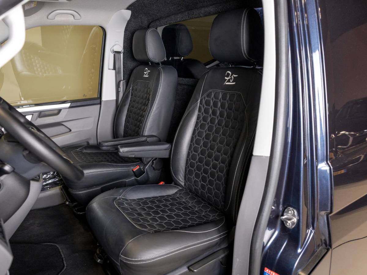 Volkswagen Transporter Volkswagen Transporter 2.0 TDI L2H1 30 Bulli 75 Edition / 204pk / Achteruitrij camera / Stoelverwarming / Leder / Virtual cockpit /