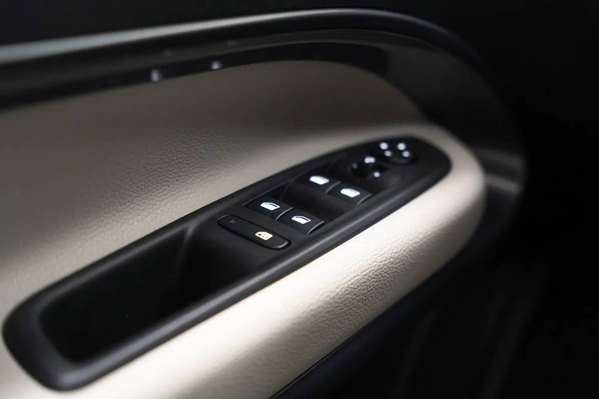 Fiat 600 Fiat 600 1.2 Hybrid La Prima [ Massage stoel Navi Apple/Android Camera Leer Clima]