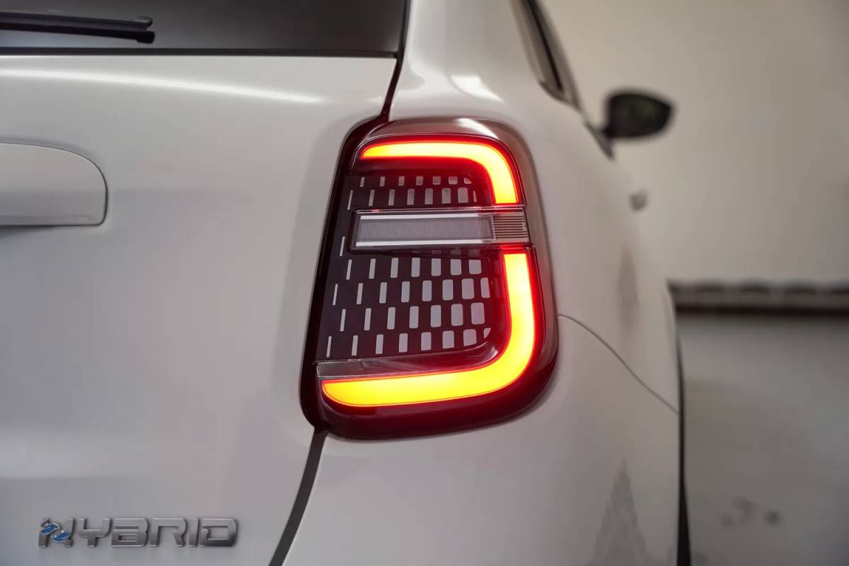 Fiat 600 Fiat 600 1.2 Hybrid La Prima [ Massage stoel Navi Apple/Android Camera Leer Clima]