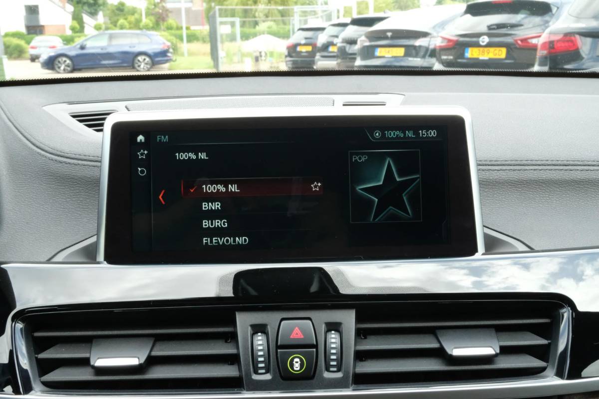 BMW X2 BMW X2 sDrive20i High Executive 190 PK | Panorama dak | Stoelverwarming | Vol lederen bekleding | CarPlay| Elektrische klep | LED verlichting | Lichtmetalen velgen | Achteruitrijcamera |