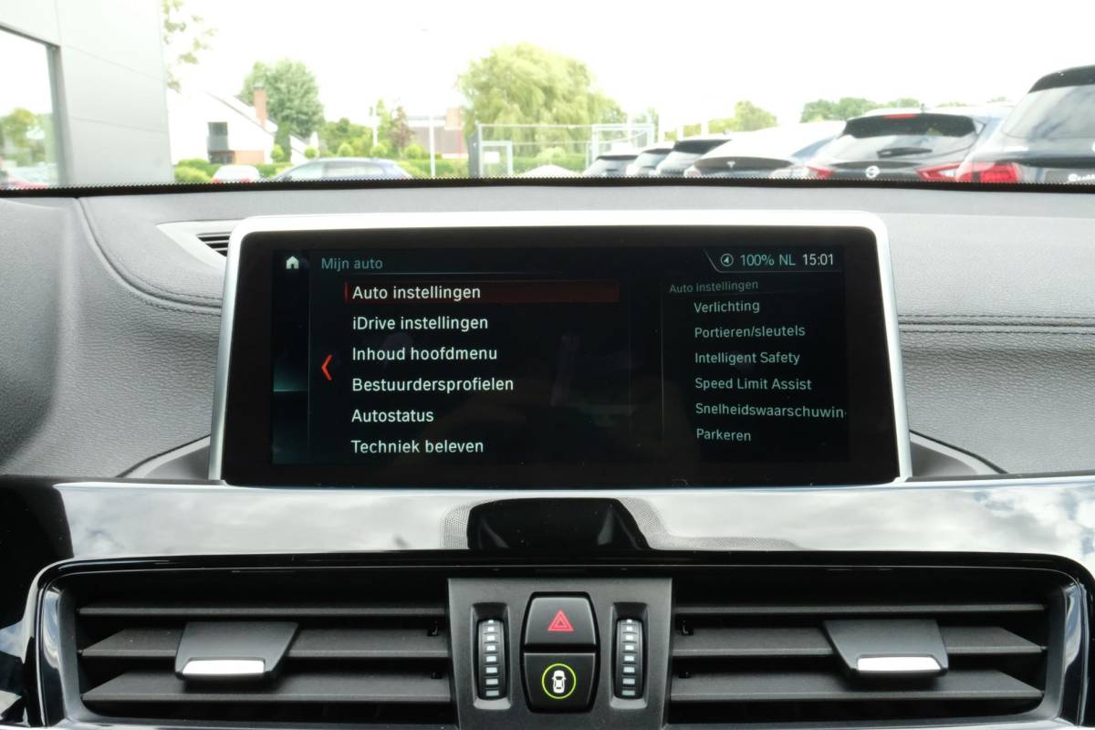 BMW X2 BMW X2 sDrive20i High Executive 190 PK | Panorama dak | Stoelverwarming | Vol lederen bekleding | CarPlay| Elektrische klep | LED verlichting | Lichtmetalen velgen | Achteruitrijcamera |