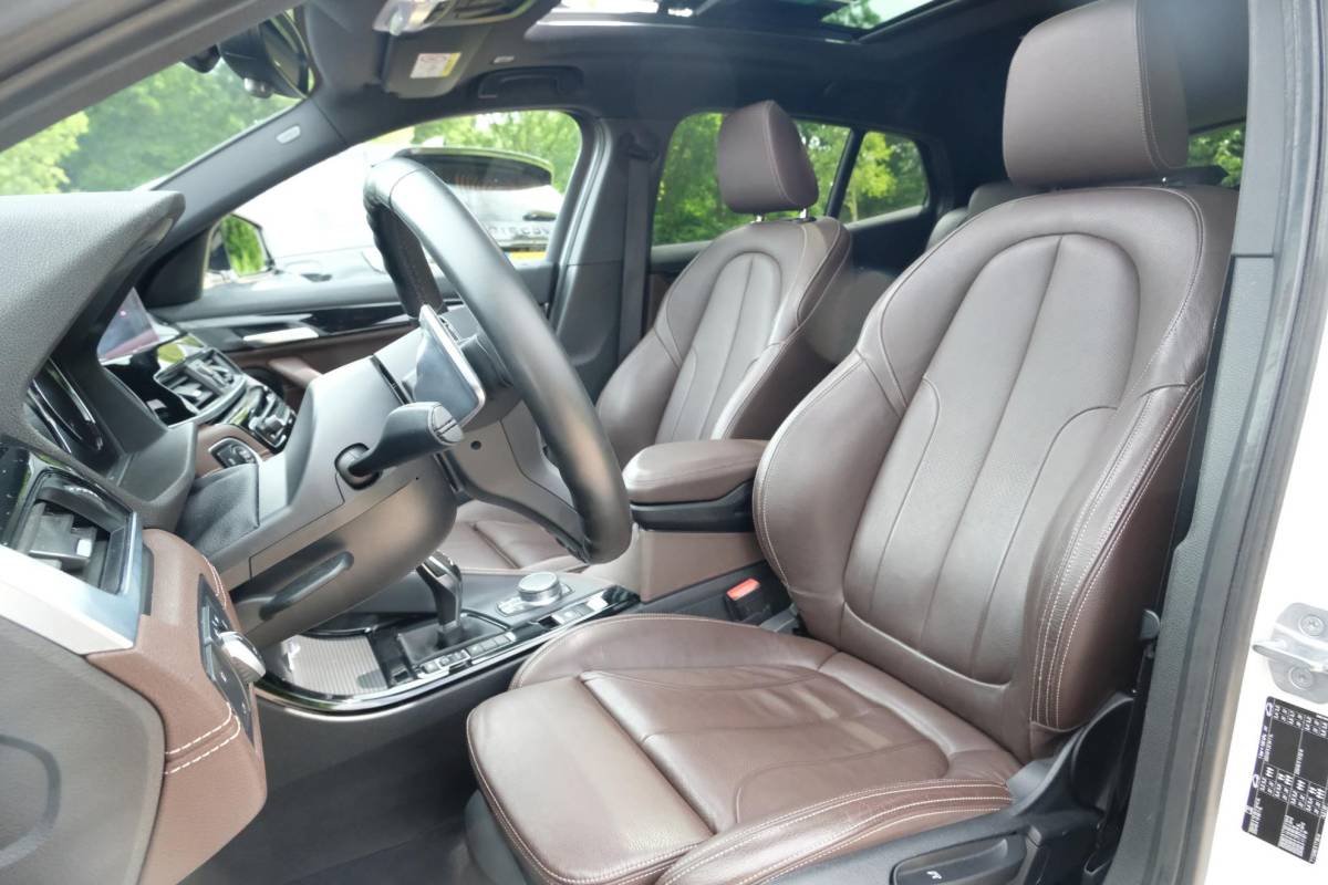 BMW X2 BMW X2 sDrive20i High Executive 190 PK | Panorama dak | Stoelverwarming | Vol lederen bekleding | CarPlay| Elektrische klep | LED verlichting | Lichtmetalen velgen | Achteruitrijcamera |