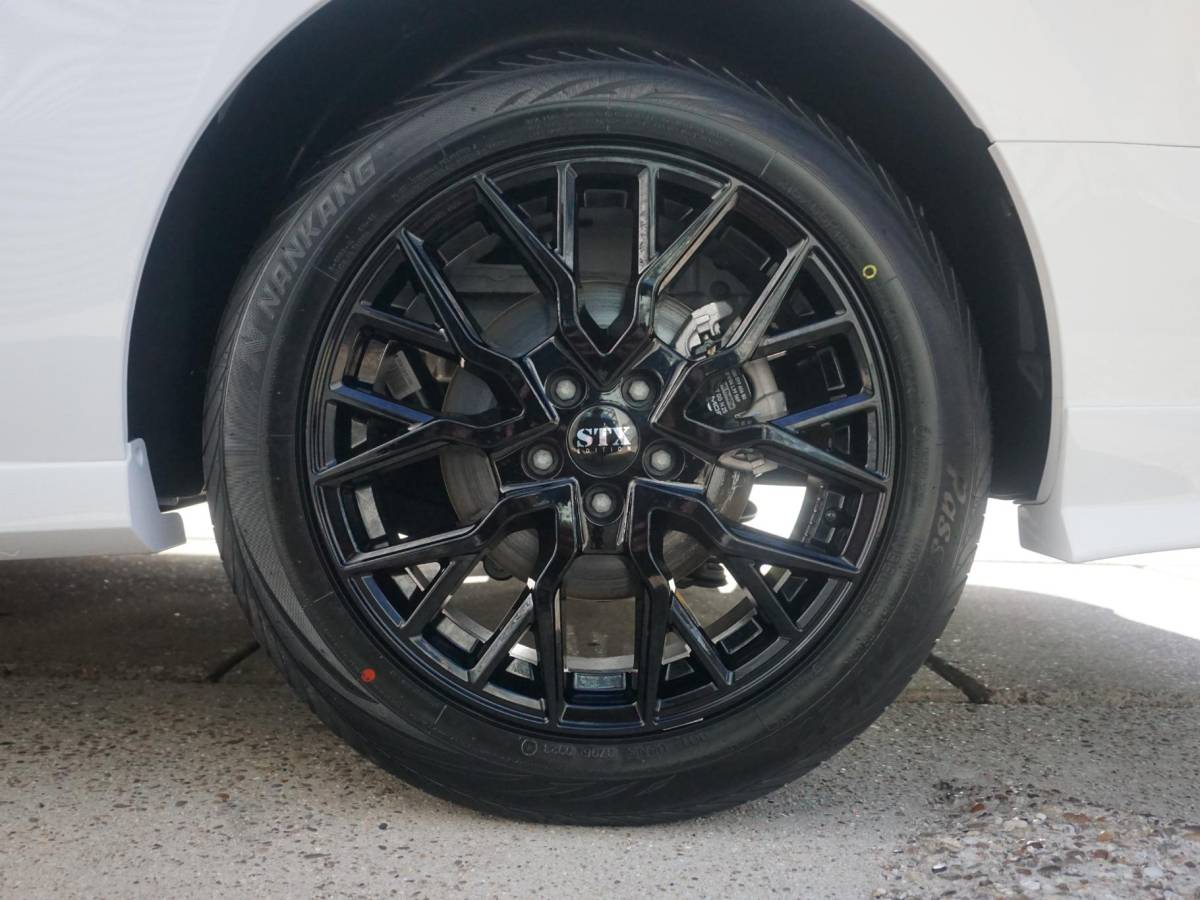 Opel Vivaro-e Opel Vivaro-e Dubbele Cabine 75kWh | STX Sport | Mooiste  bus van NL (!) | Lederen bekleding | Spoilerpakket | 18 inch Lichtmetalen velgen | Dynamic Comfort NAV Pakket | Winterpakket | 2x schuifdeur | Betimmering | Comfortstoelen |