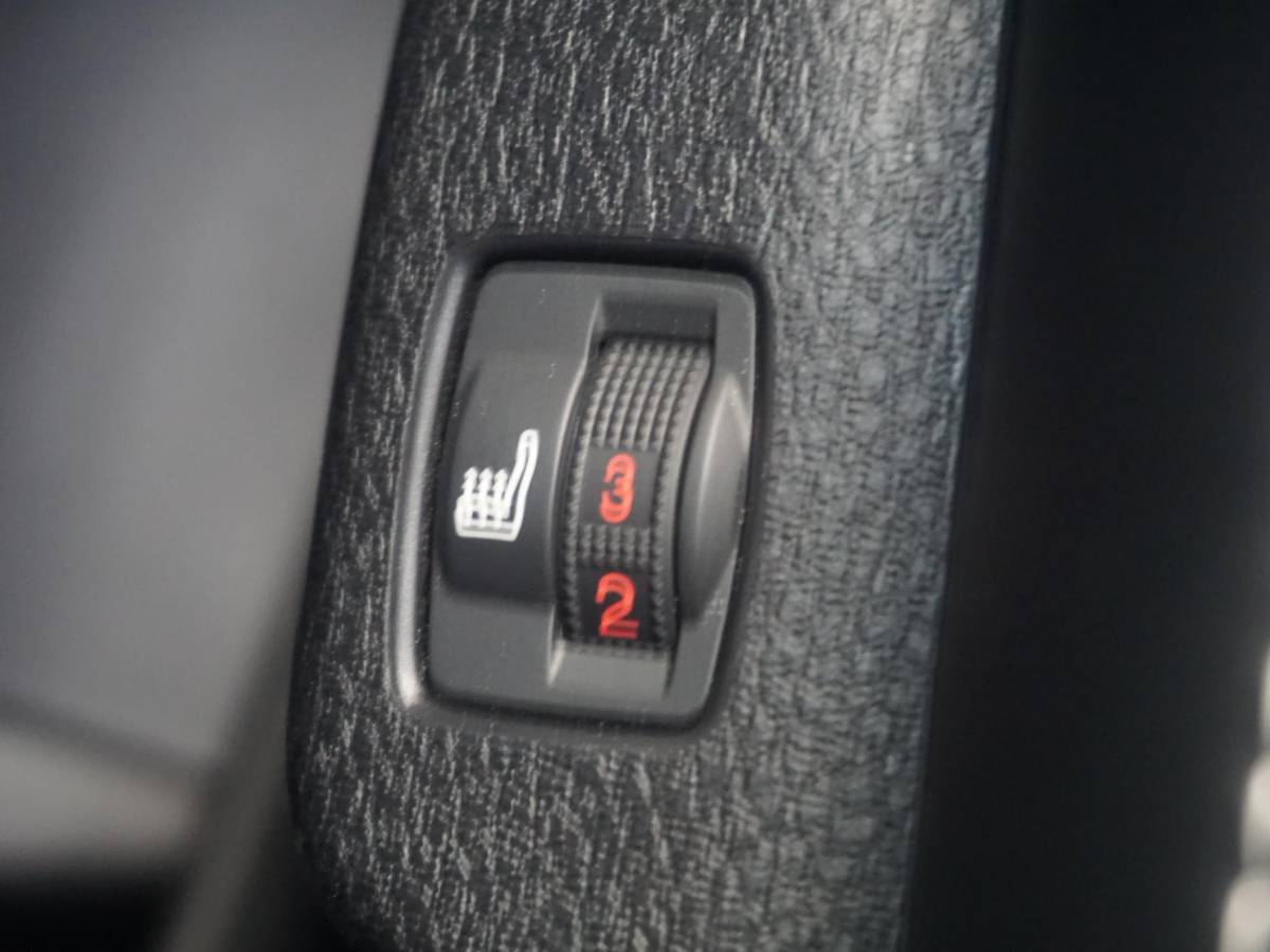 Opel Vivaro-e Opel Vivaro-e Dubbele Cabine 75kWh | STX Sport | Mooiste  bus van NL (!) | Lederen bekleding | Spoilerpakket | 18 inch Lichtmetalen velgen | Dynamic Comfort NAV Pakket | Winterpakket | 2x schuifdeur | Betimmering | Comfortstoelen |