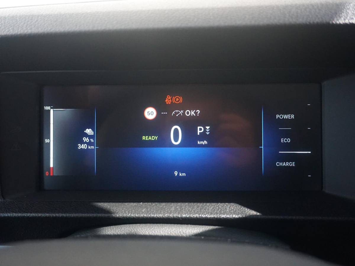 Opel Vivaro-e Opel Vivaro-e Dubbele Cabine 75kWh | STX Sport | Mooiste  bus van NL (!) | Lederen bekleding | Spoilerpakket | 18 inch Lichtmetalen velgen | Dynamic Comfort NAV Pakket | Winterpakket | 2x schuifdeur | Betimmering | Comfortstoelen |