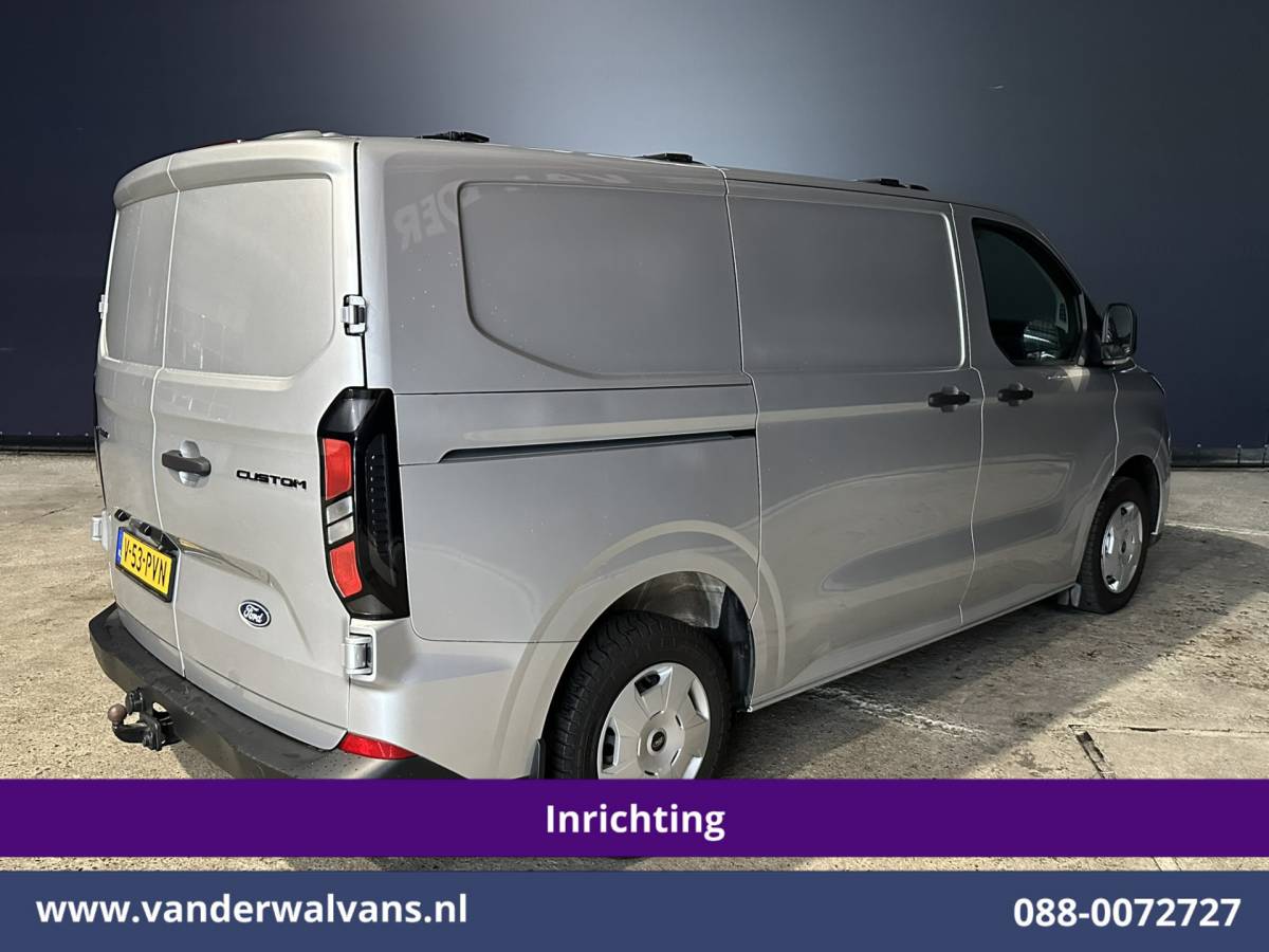 Ford Transit Custom Ford Transit Custom 2.0 TDCI 150pk L1H1 Inrichting Euro6 Airco | Camera | LED | Apple Carplay | Cruisecontrol Android Auto, 2590kg Trekhaak, Verwarmde voorruit, Stoelverwarming, Parkeersensoren, Dakdragers, Bijrijdersbank