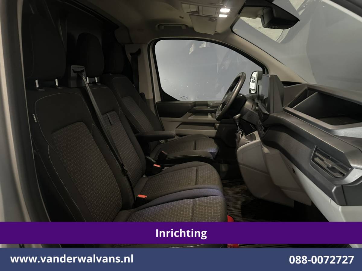 Ford Transit Custom Ford Transit Custom 2.0 TDCI 150pk L1H1 Inrichting Euro6 Airco | Camera | LED | Apple Carplay | Cruisecontrol Android Auto, 2590kg Trekhaak, Verwarmde voorruit, Stoelverwarming, Parkeersensoren, Dakdragers, Bijrijdersbank