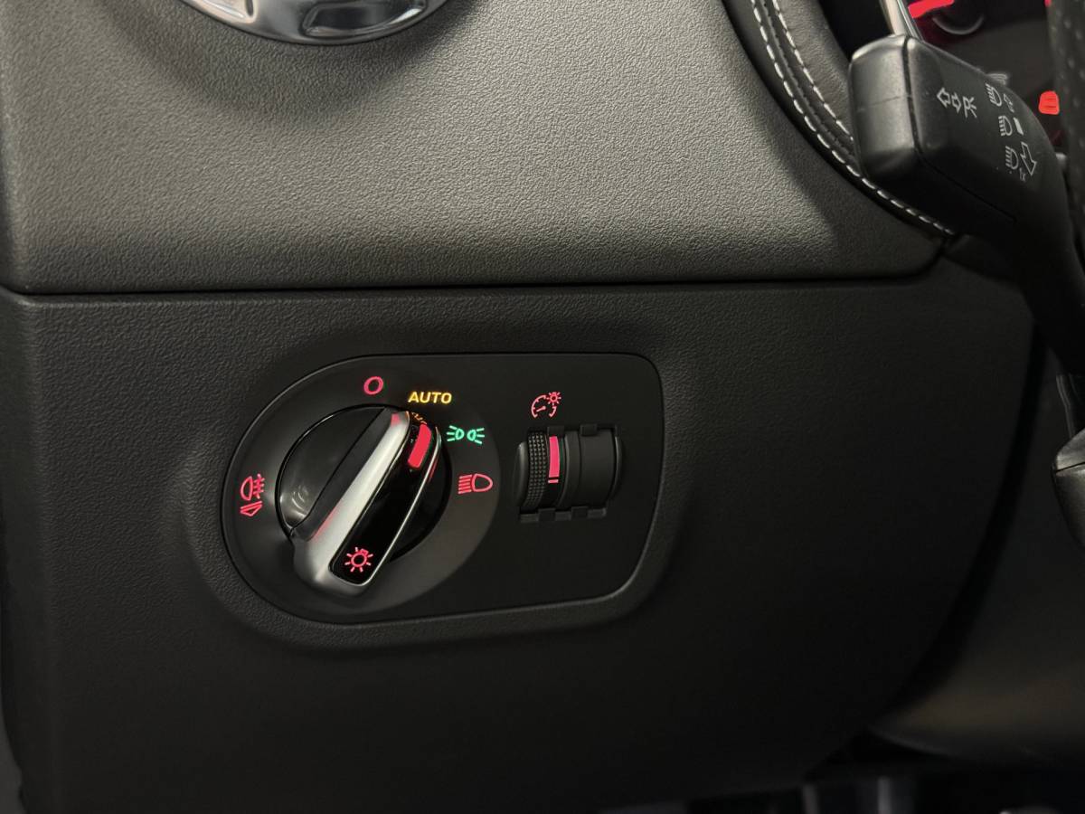 Audi TT RS Audi TT 2.5 T TT RS Plus Pro Line | 360 PK! | RS Seats | 20″ Licht Metaal | BOSE | Cruise Control | Rijmodus Regeling | Climate Control | Navigatie |