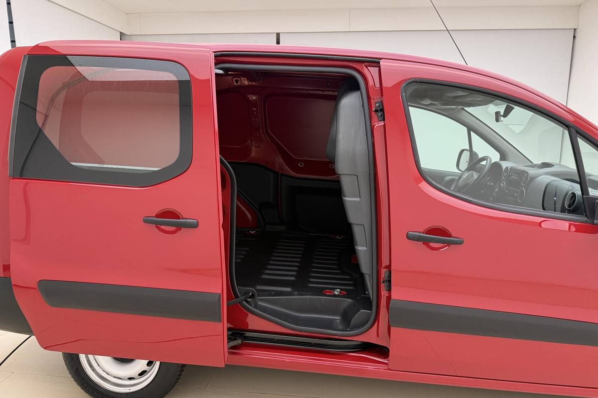 Peugeot Partner Peugeot Partner 122 1.6 BlueHDi 100 L2 Premium S&S Automaat | Marge | Climate Control | Cruise Control | Dealeronderhouden | Uniek