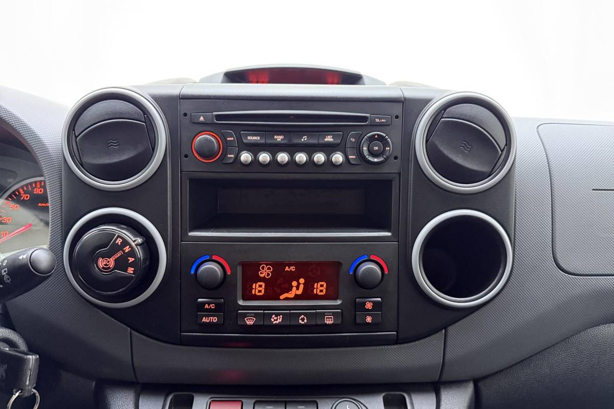 Peugeot Partner Peugeot Partner 122 1.6 BlueHDi 100 L2 Premium S&S Automaat | Marge | Climate Control | Cruise Control | Dealeronderhouden | Uniek