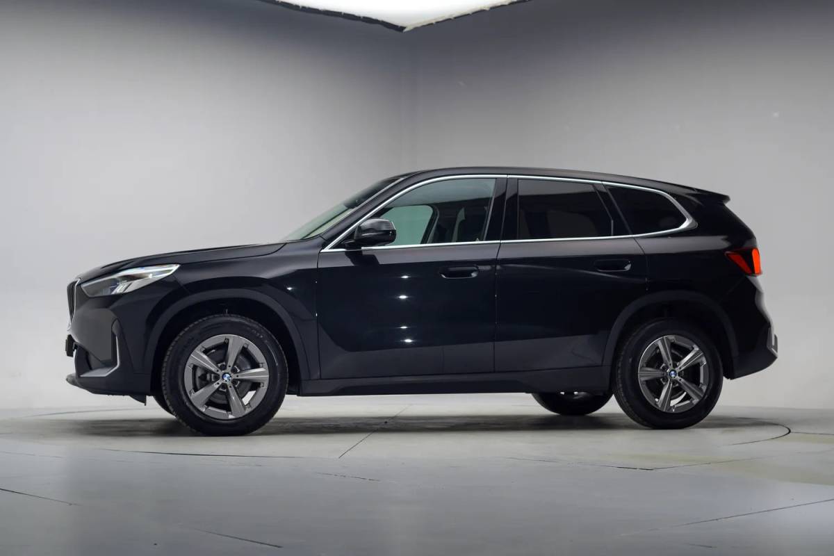 BMW X1 BMW X1 sDrive18i Executive Aut. NIEUW MODEL! [ LED Navi Camera Apple/Android Sportstoelen ]