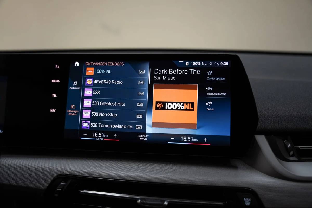 BMW X1 BMW X1 sDrive18i Executive Aut. NIEUW MODEL! [ LED Navi Camera Apple/Android Sportstoelen ]