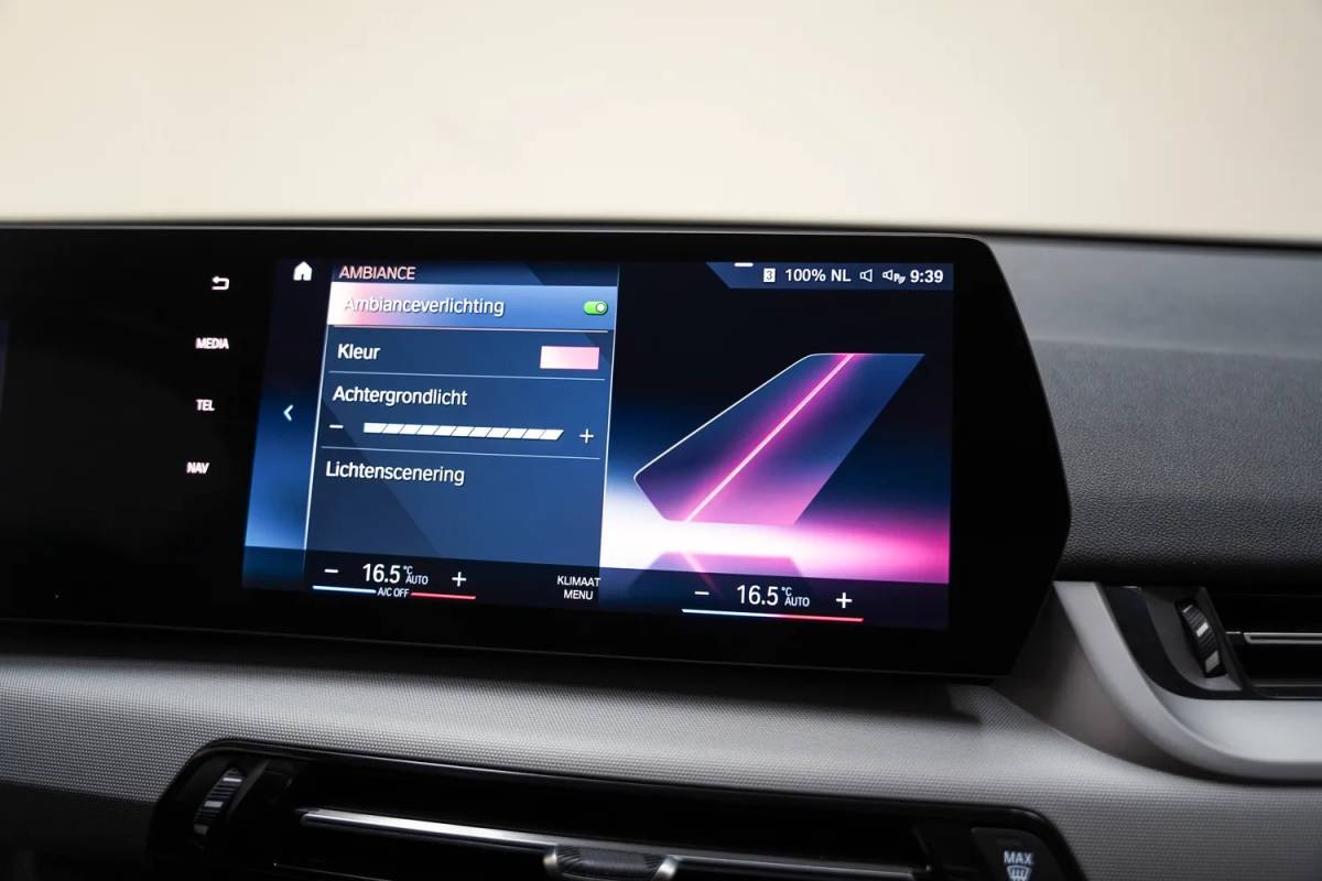 BMW X1 BMW X1 sDrive18i Executive Aut. NIEUW MODEL! [ LED Navi Camera Apple/Android Sportstoelen ]