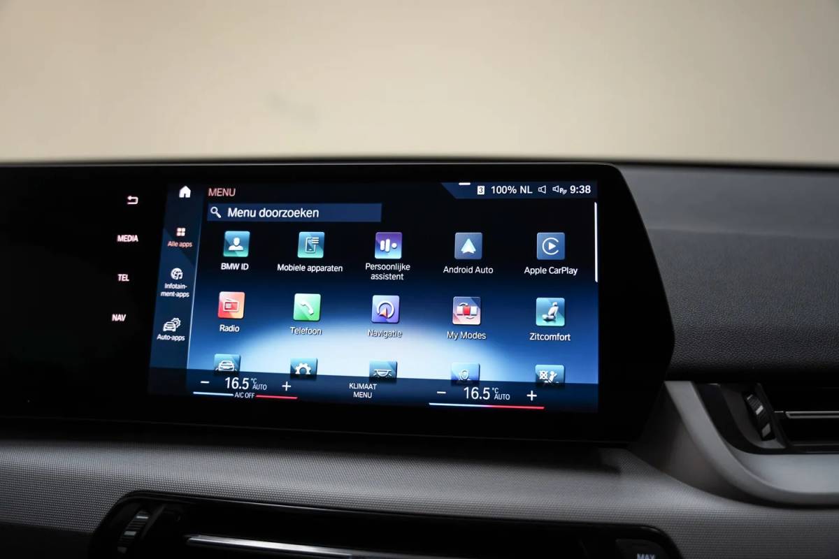 BMW X1 BMW X1 sDrive18i Executive Aut. NIEUW MODEL! [ LED Navi Camera Apple/Android Sportstoelen ]