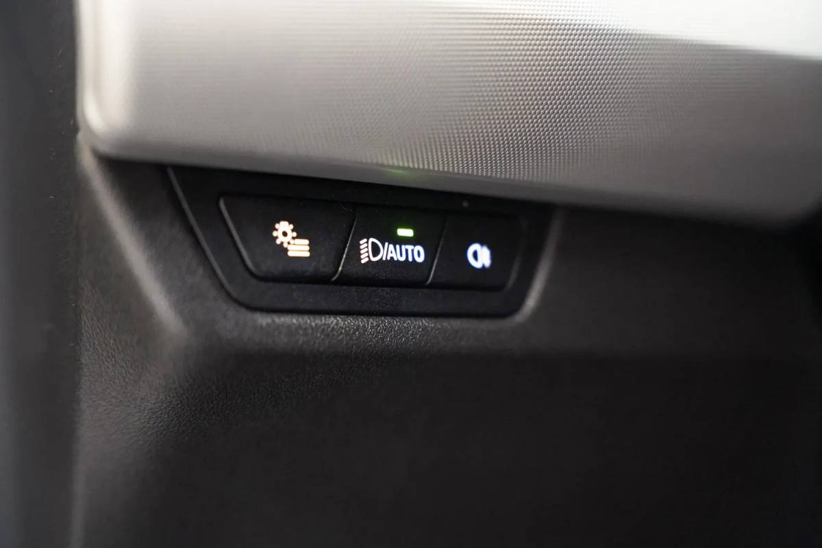 BMW X1 BMW X1 sDrive18i Executive Aut. NIEUW MODEL! [ LED Navi Camera Apple/Android Sportstoelen ]