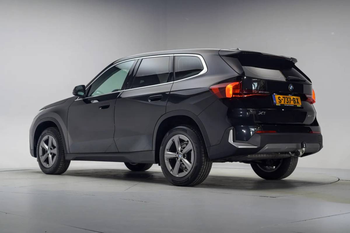 BMW X1 BMW X1 sDrive18i Executive Aut. NIEUW MODEL! [ LED Navi Camera Apple/Android Sportstoelen ]