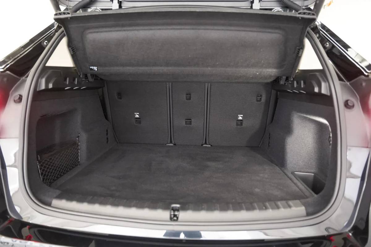 BMW X1 BMW X1 sDrive18i Executive Aut. NIEUW MODEL! [ LED Navi Camera Apple/Android Sportstoelen ]