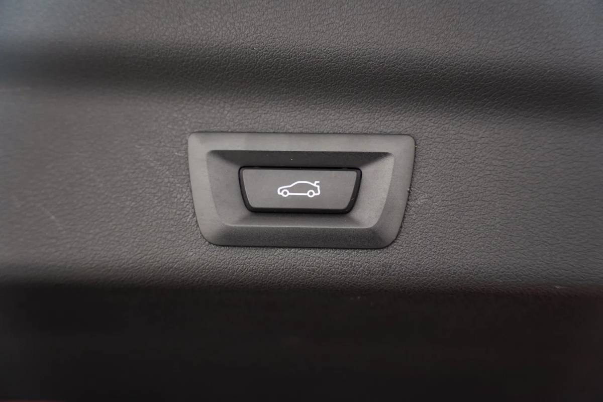 BMW X1 BMW X1 sDrive18i Executive Aut. NIEUW MODEL! [ LED Navi Camera Apple/Android Sportstoelen ]