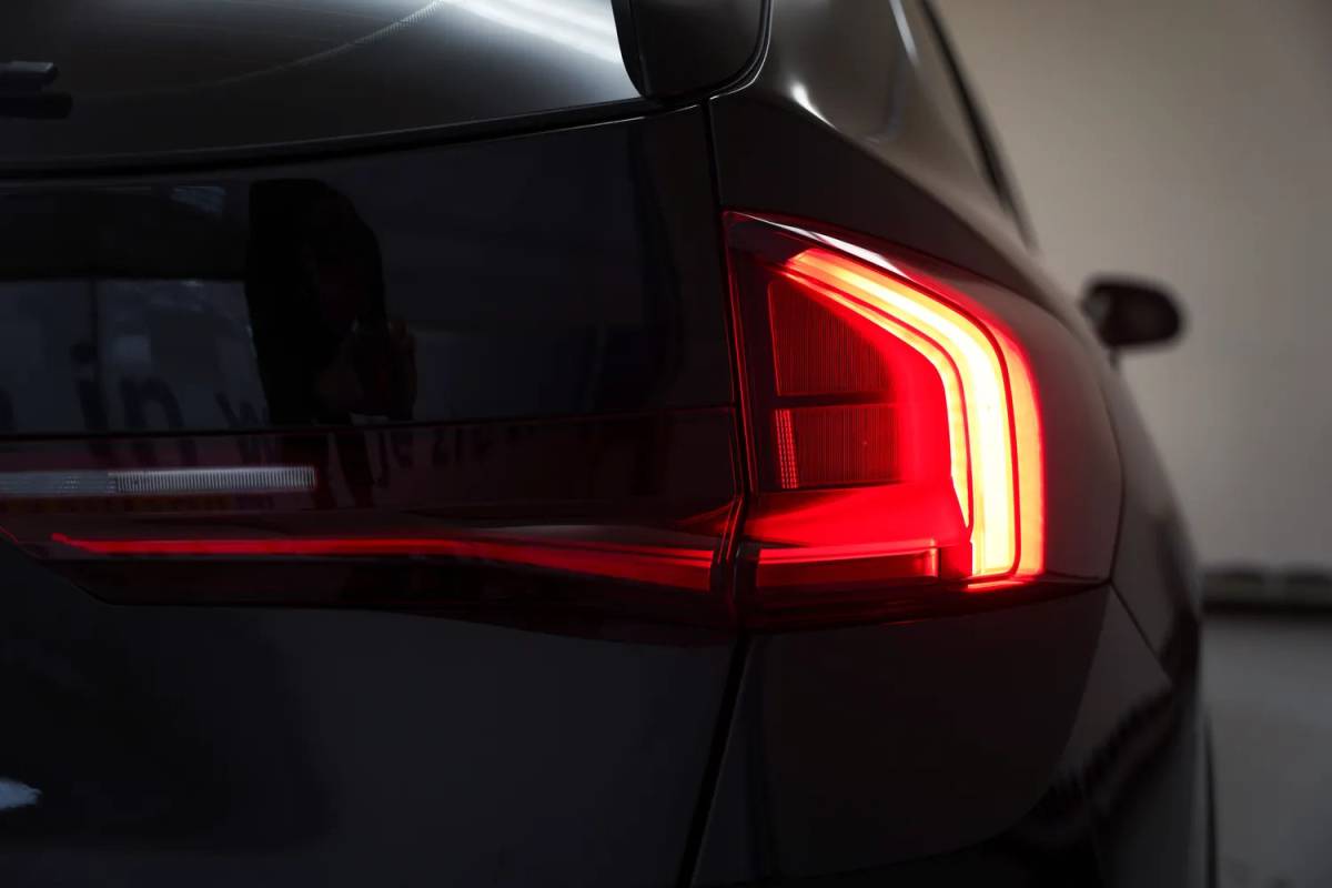 BMW X1 BMW X1 sDrive18i Executive Aut. NIEUW MODEL! [ LED Navi Camera Apple/Android Sportstoelen ]