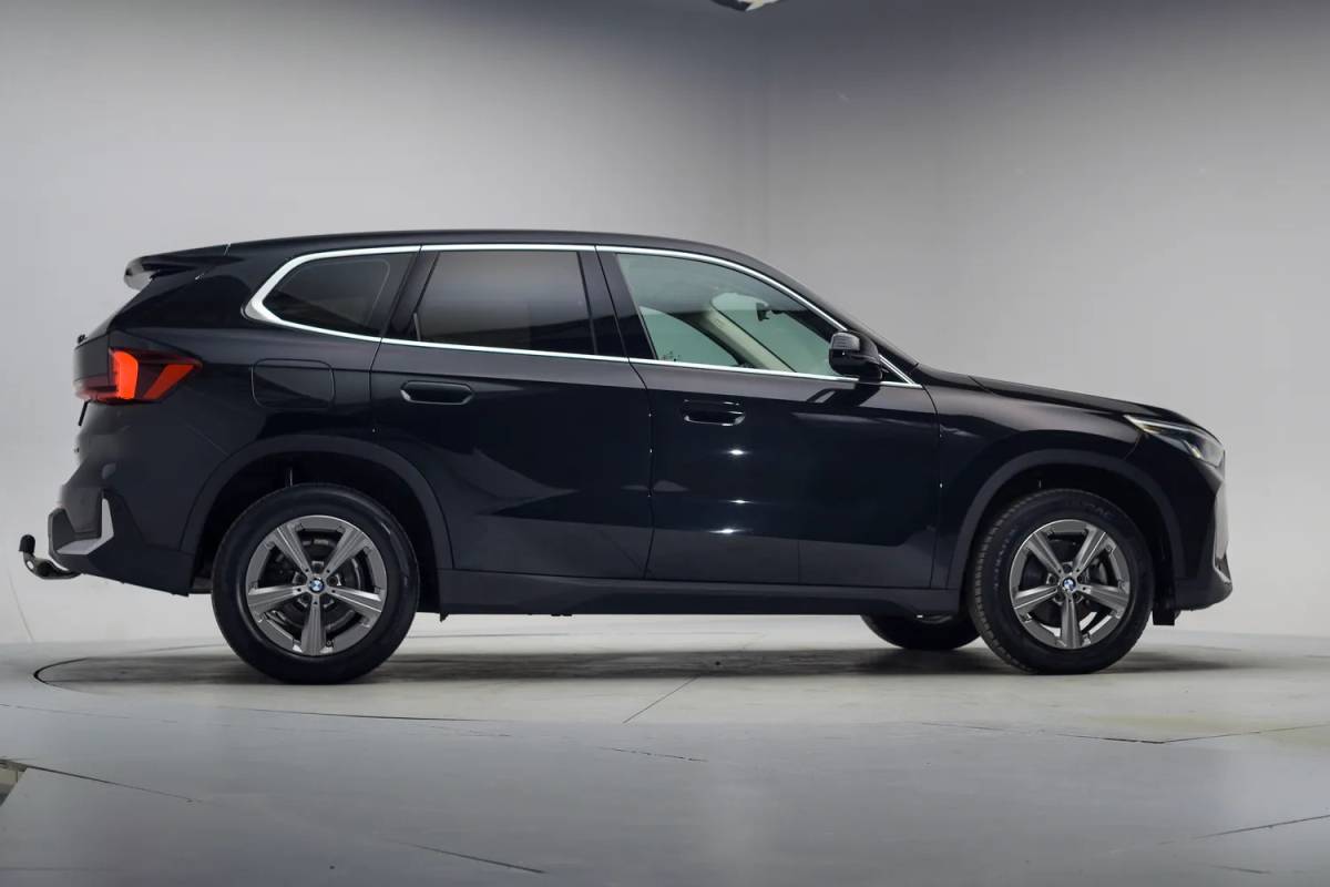 BMW X1 BMW X1 sDrive18i Executive Aut. NIEUW MODEL! [ LED Navi Camera Apple/Android Sportstoelen ]