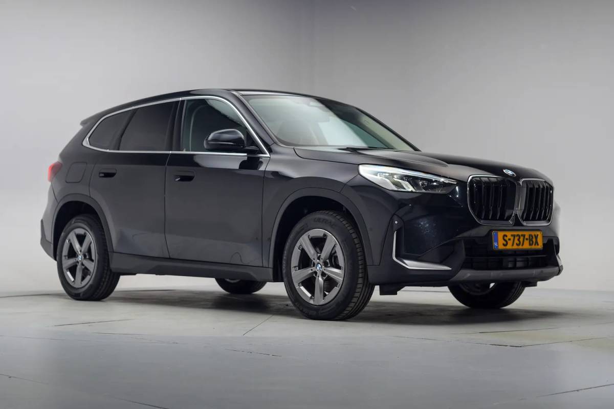 BMW X1 BMW X1 sDrive18i Executive Aut. NIEUW MODEL! [ LED Navi Camera Apple/Android Sportstoelen ]