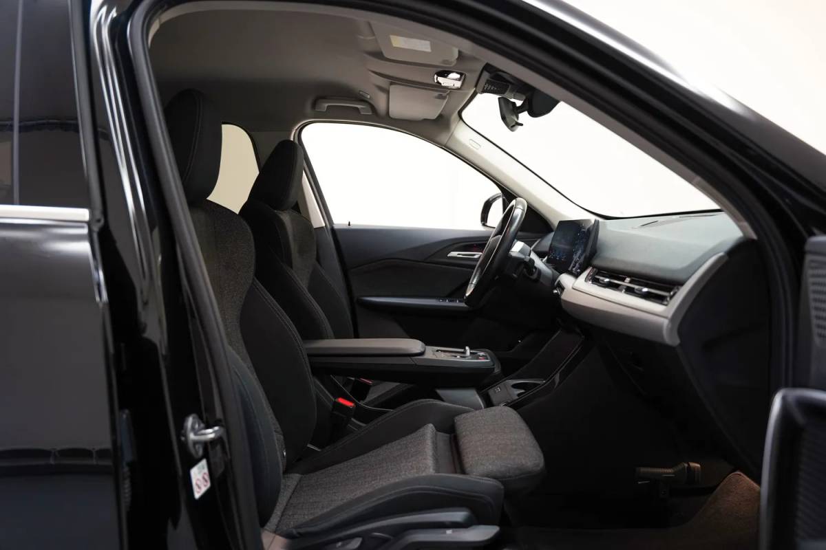 BMW X1 BMW X1 sDrive18i Executive Aut. NIEUW MODEL! [ LED Navi Camera Apple/Android Sportstoelen ]