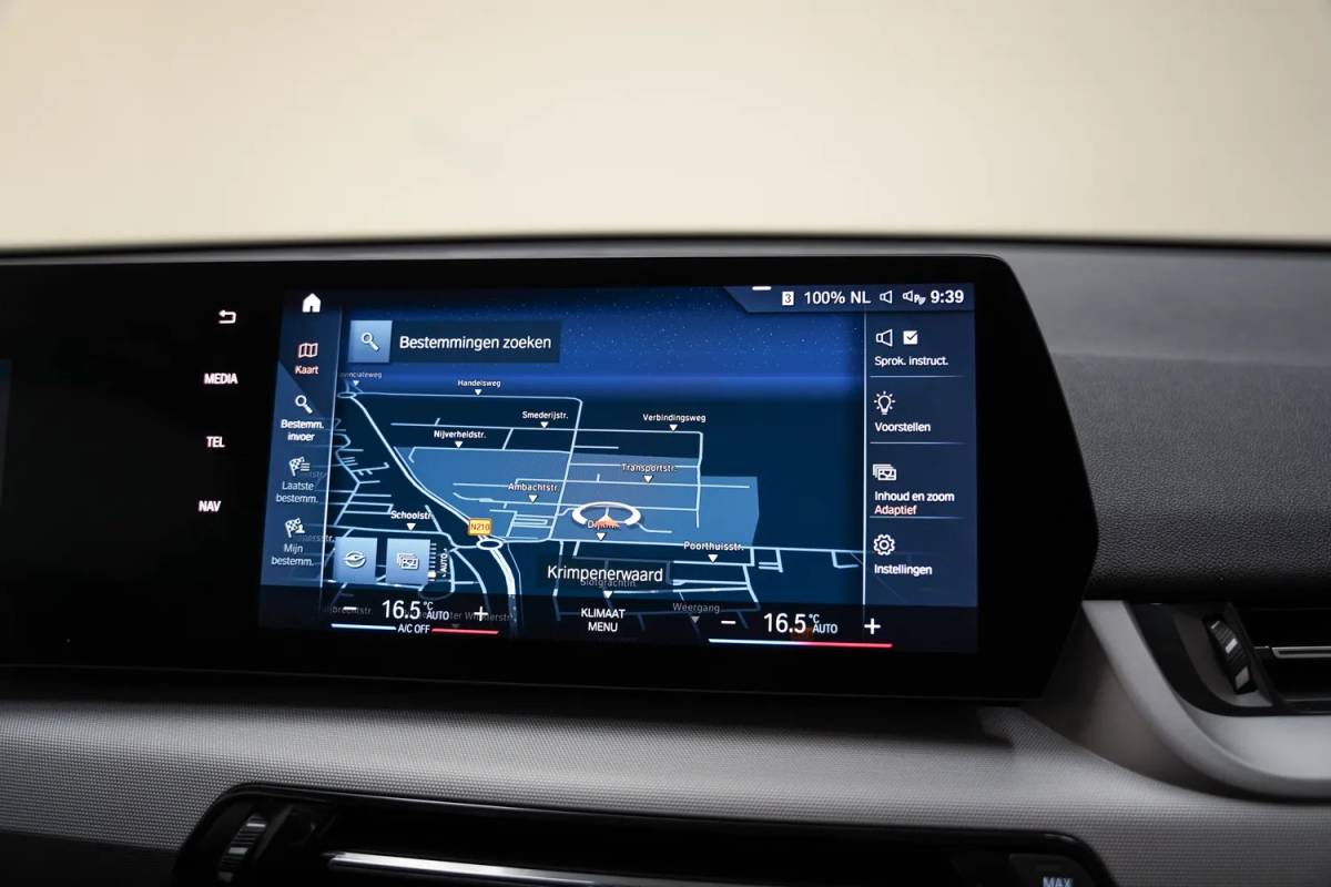 BMW X1 BMW X1 sDrive18i Executive Aut. NIEUW MODEL! [ LED Navi Camera Apple/Android Sportstoelen ]