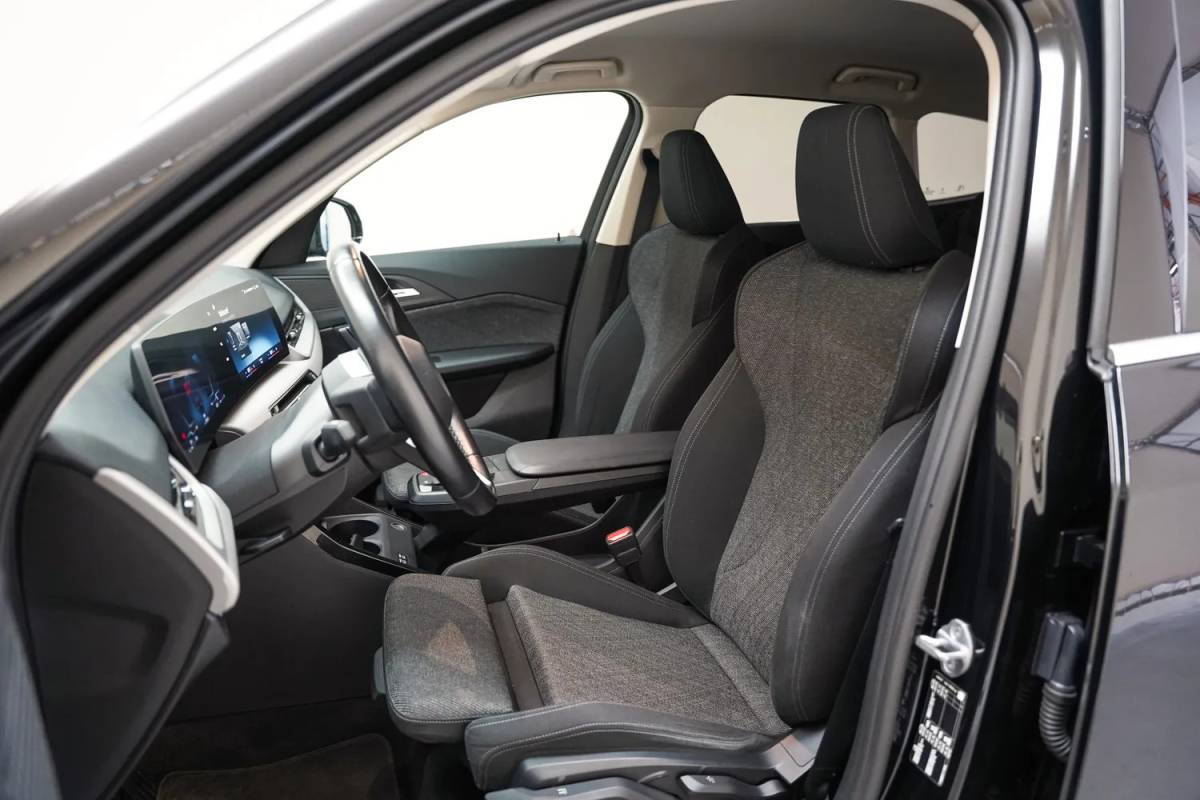 BMW X1 BMW X1 sDrive18i Executive Aut. NIEUW MODEL! [ LED Navi Camera Apple/Android Sportstoelen ]