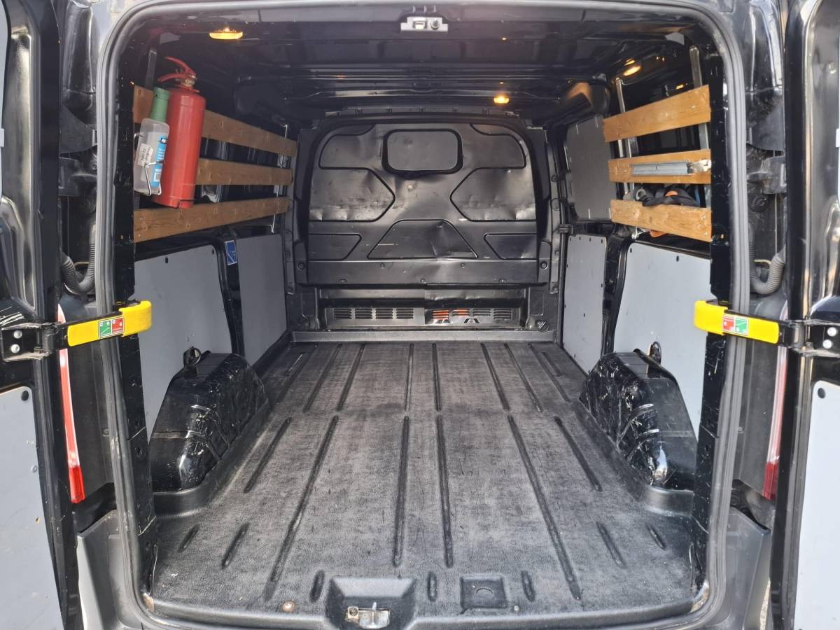 Ford Transit Custom Ford Transit Custom 270 2.0 TDCI L1H1 Economy Edition AIRCO / CRUISE CONTROLE / TREKHAAK / EURO 6