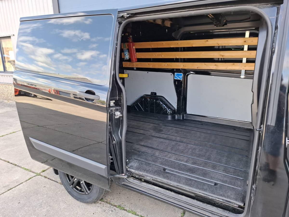 Ford Transit Custom Ford Transit Custom 270 2.0 TDCI L1H1 Economy Edition AIRCO / CRUISE CONTROLE / TREKHAAK / EURO 6
