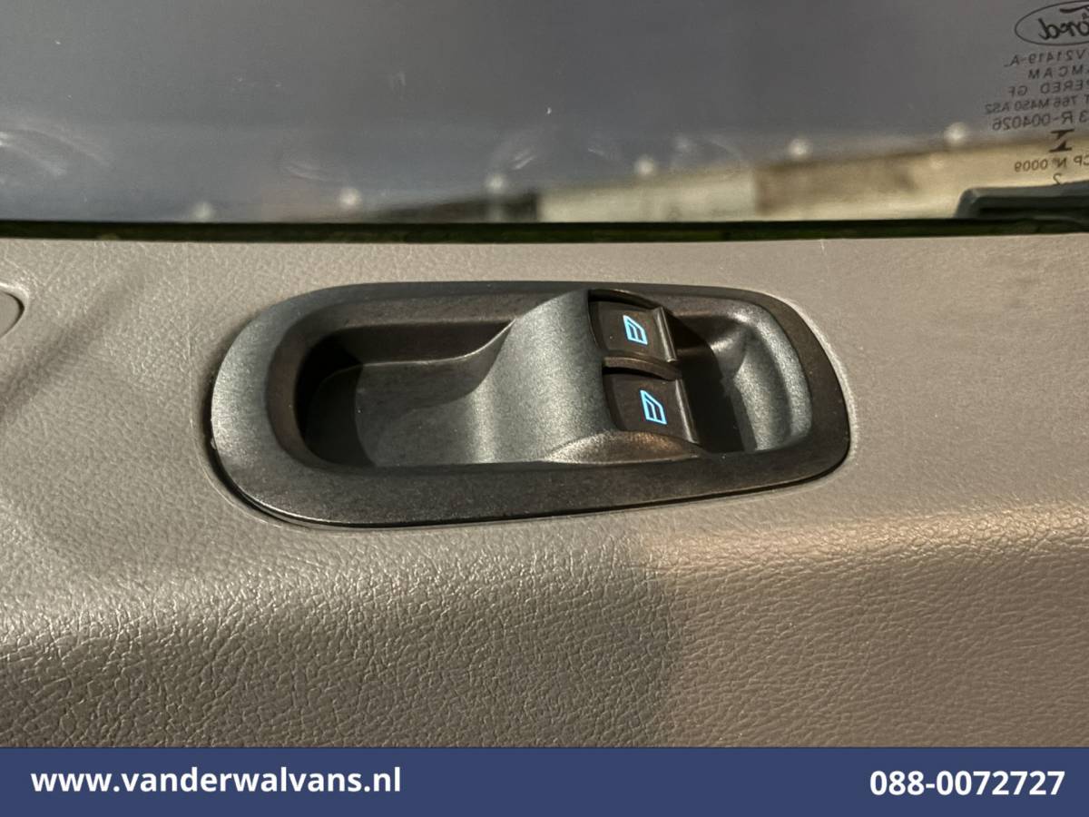 Ford Transit Ford Transit 2.0 TDCI 130pk Bakwagen 232cm Hoog Laadklep Zijdeur Euro6 Airco | Lat om Lat betimmering Bijrijdersbank, 904kg laadvermogen