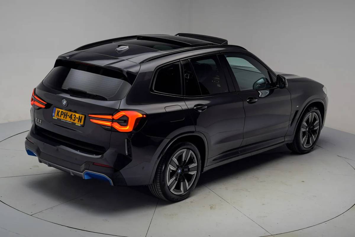 BMW iX3 BMW iX3 M Sport High Executive 80 kWh 3-fase SOH 94.2% [ Panorama Leder Adapt.cruise Camera ]