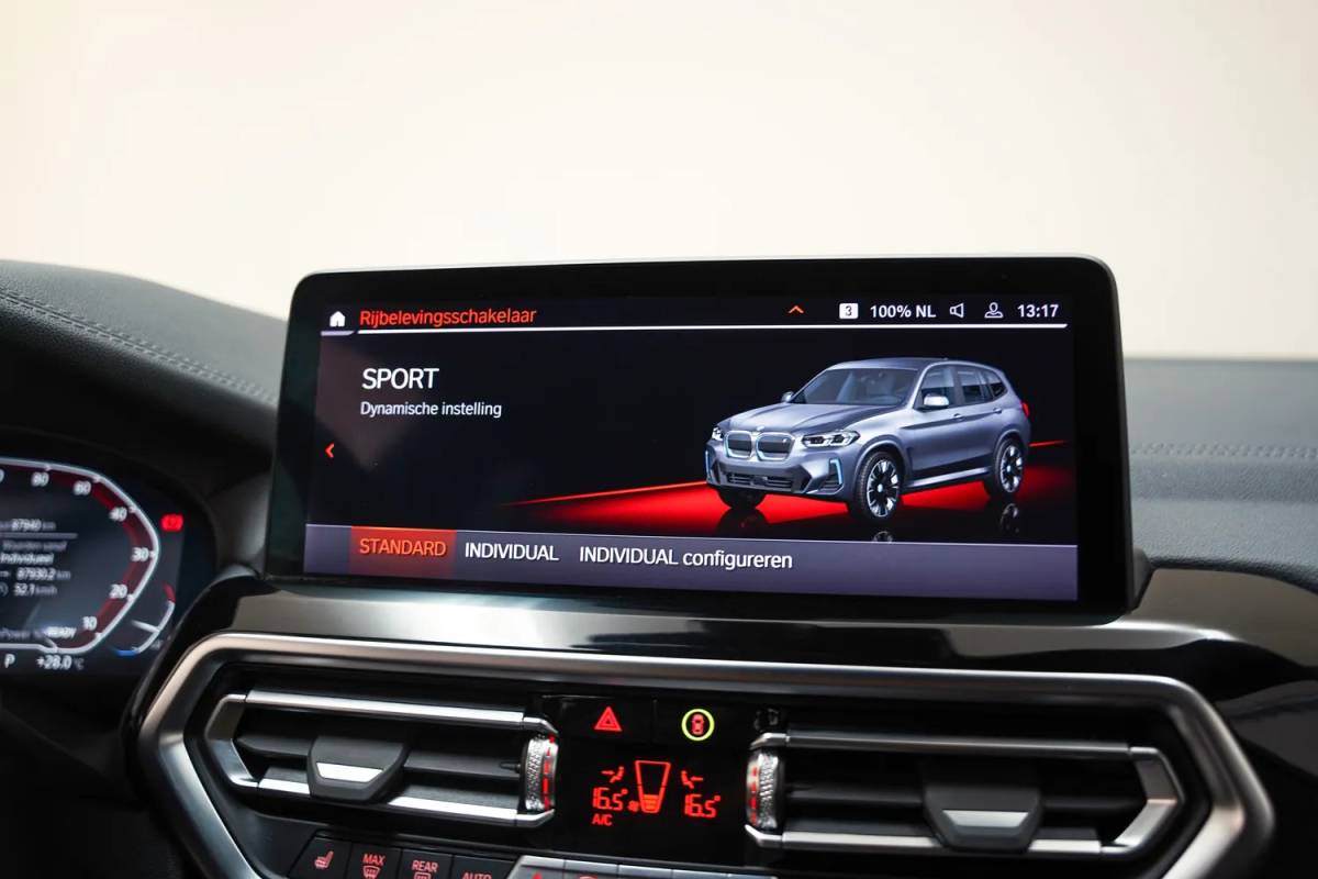 BMW iX3 BMW iX3 M Sport High Executive 80 kWh 3-fase SOH 94.2% [ Panorama Leder Adapt.cruise Camera ]