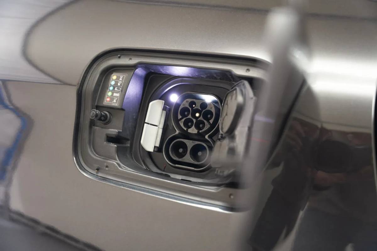 BMW iX3 BMW iX3 M Sport High Executive 80 kWh 3-fase SOH 94.2% [ Panorama Leder Adapt.cruise Camera ]