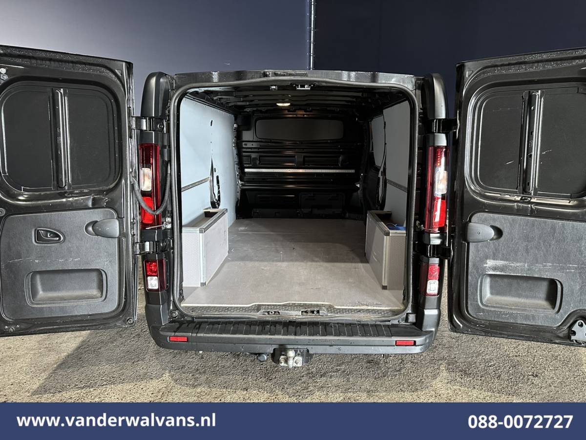 Renault Trafic Renault Trafic 2.0 MultiJet 146pk L2H1 Euro6 Airco | Camera | Navigatie | Cruisecontrol Trekhaak, Parkeersensoren, Bijrijdersbank