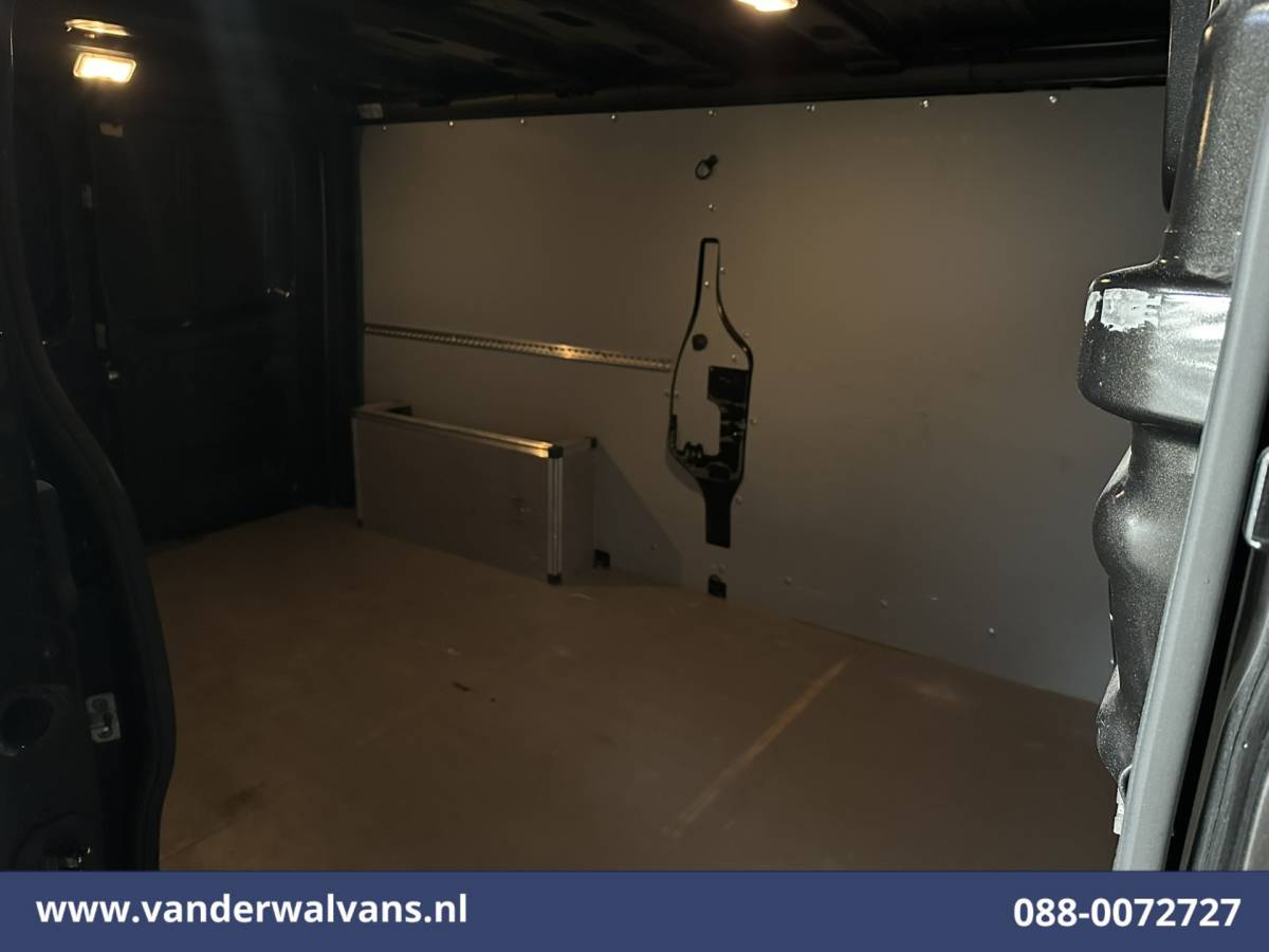 Renault Trafic Renault Trafic 2.0 MultiJet 146pk L2H1 Euro6 Airco | Camera | Navigatie | Cruisecontrol Trekhaak, Parkeersensoren, Bijrijdersbank