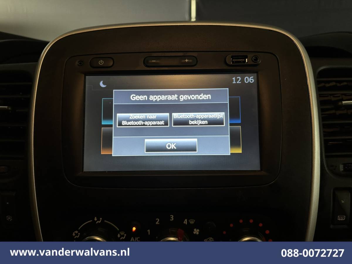 Renault Trafic Renault Trafic 2.0 MultiJet 146pk L2H1 Euro6 Airco | Camera | Navigatie | Cruisecontrol Trekhaak, Parkeersensoren, Bijrijdersbank