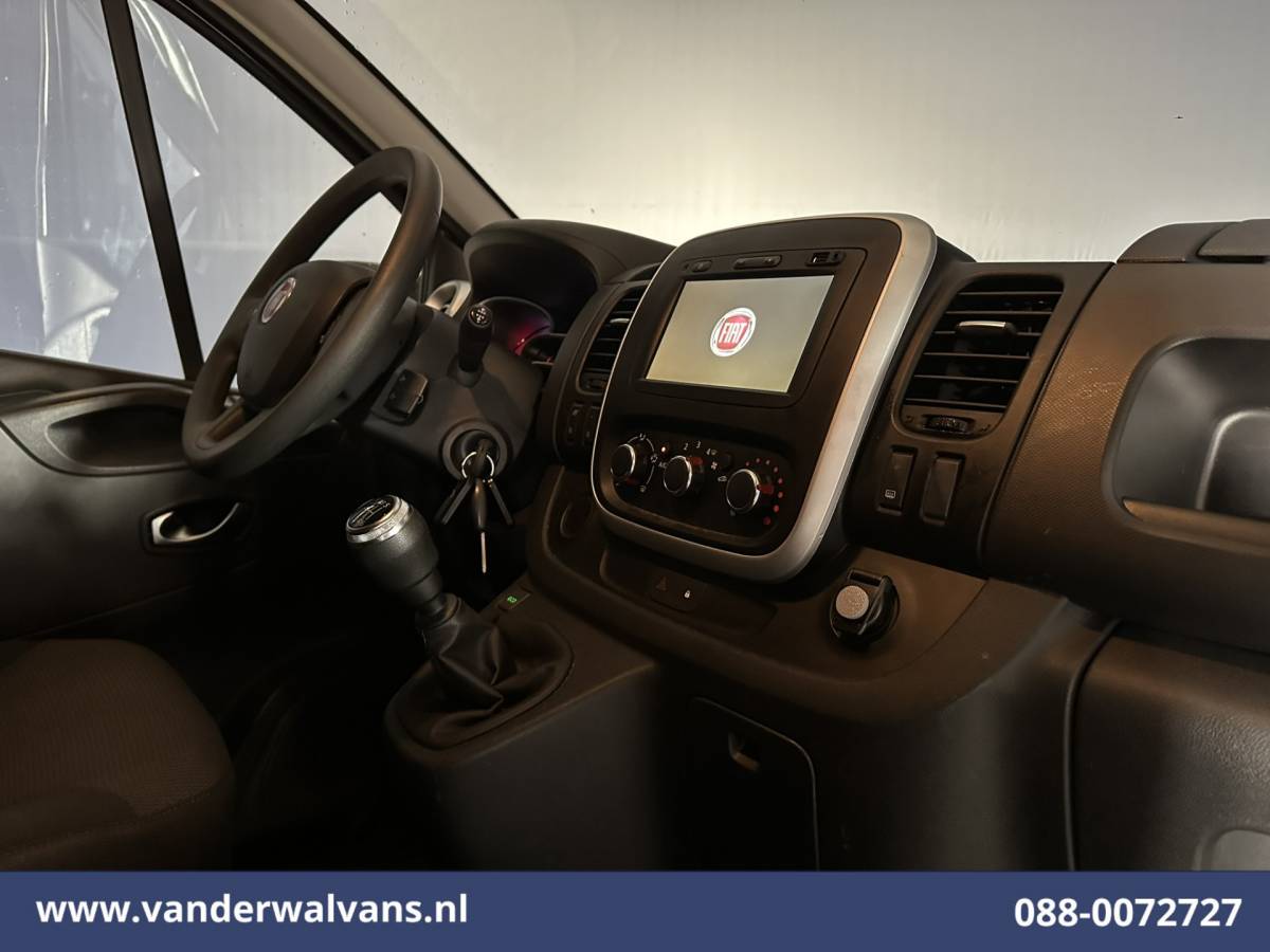 Renault Trafic Renault Trafic 2.0 MultiJet 146pk L2H1 Euro6 Airco | Camera | Navigatie | Cruisecontrol Trekhaak, Parkeersensoren, Bijrijdersbank
