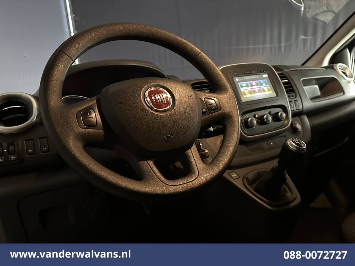 Renault Trafic Renault Trafic 2.0 MultiJet 146pk L2H1 Euro6 Airco | Camera | Navigatie | Cruisecontrol Trekhaak, Parkeersensoren, Bijrijdersbank