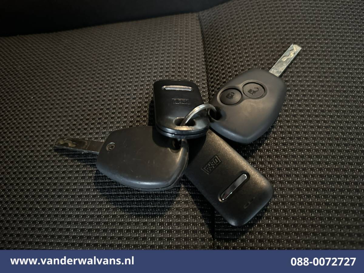 Renault Trafic Renault Trafic 2.0 MultiJet 146pk L2H1 Euro6 Airco | Camera | Navigatie | Cruisecontrol Trekhaak, Parkeersensoren, Bijrijdersbank