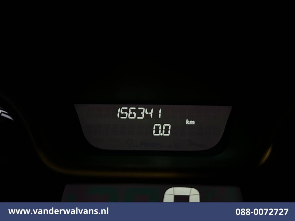 Renault Trafic Renault Trafic 2.0 MultiJet 146pk L2H1 Euro6 Airco | Camera | Navigatie | Cruisecontrol Trekhaak, Parkeersensoren, Bijrijdersbank