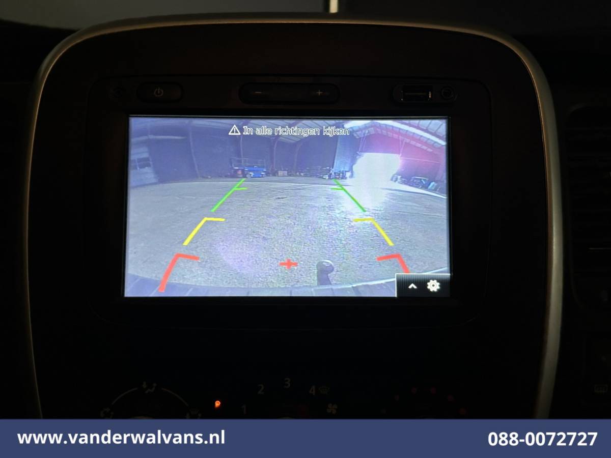 Renault Trafic Renault Trafic 2.0 MultiJet 146pk L2H1 Euro6 Airco | Camera | Navigatie | Cruisecontrol Trekhaak, Parkeersensoren, Bijrijdersbank